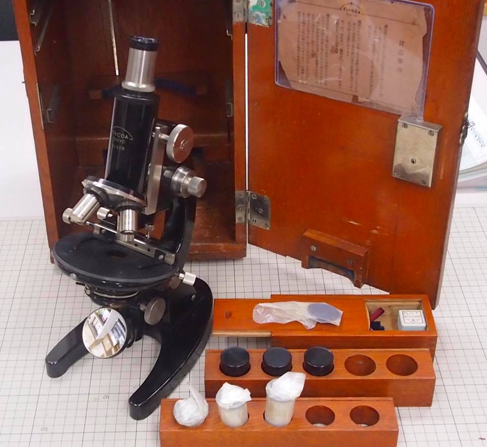 電子顕微鏡技術研究所（イーエム・テクノラボ）のホームページ