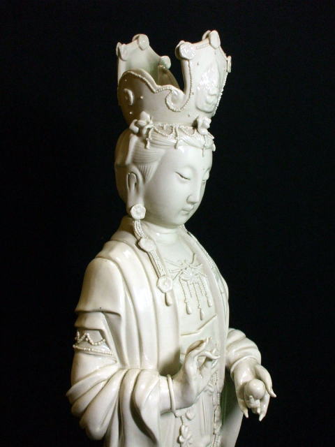 中国 徳化窯白磁 観音菩薩像 C 7889E - メルカリ