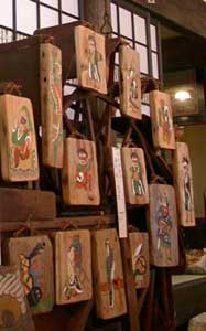 大津絵の店 舟板・水車古材など