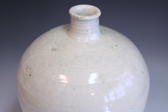 古伊万里、白磁、壺、 共葢、箱付き。 古伊万里、白磁、壺、 共葢、箱