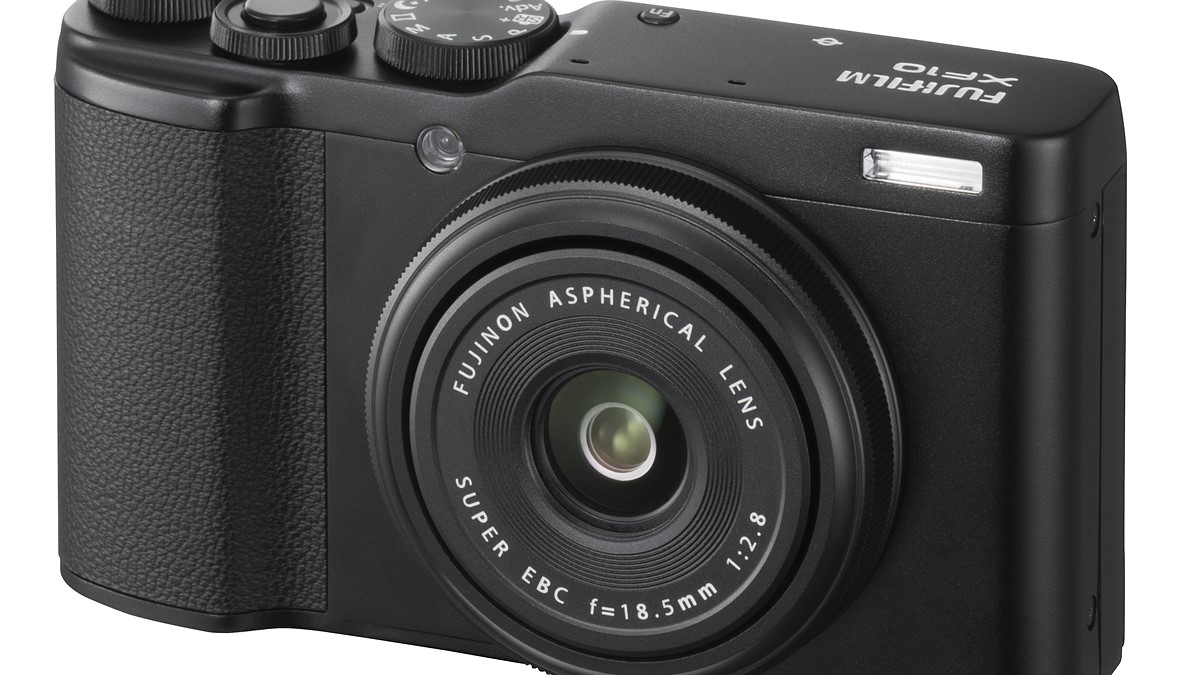 Fujifilm's XF10 is a small, wide-angle APS-C compact: DPReview