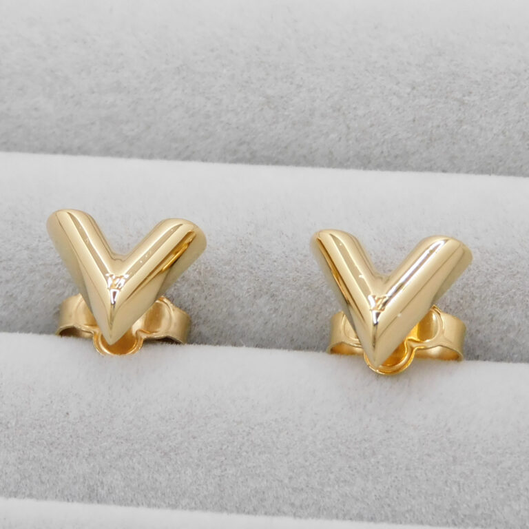 LOUISVUITTON ピアス・エセンシャル V【ポケカだいすき】 すぐ届く