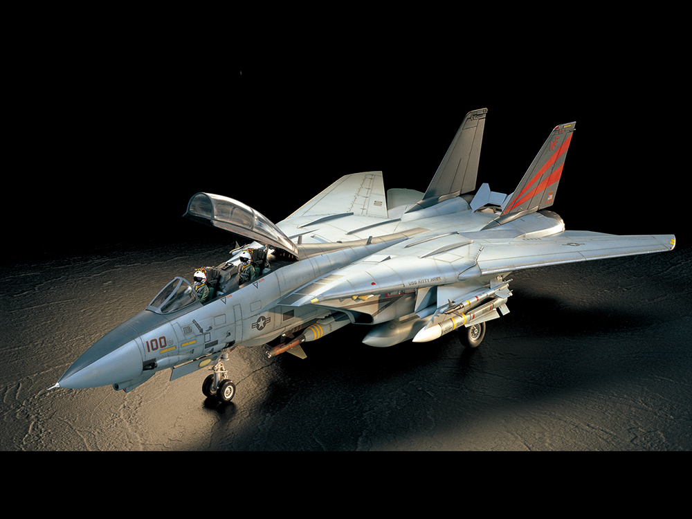 タミヤ 1/32 アメリカ海軍 グラマンF-14Aトムキャット(完成品)