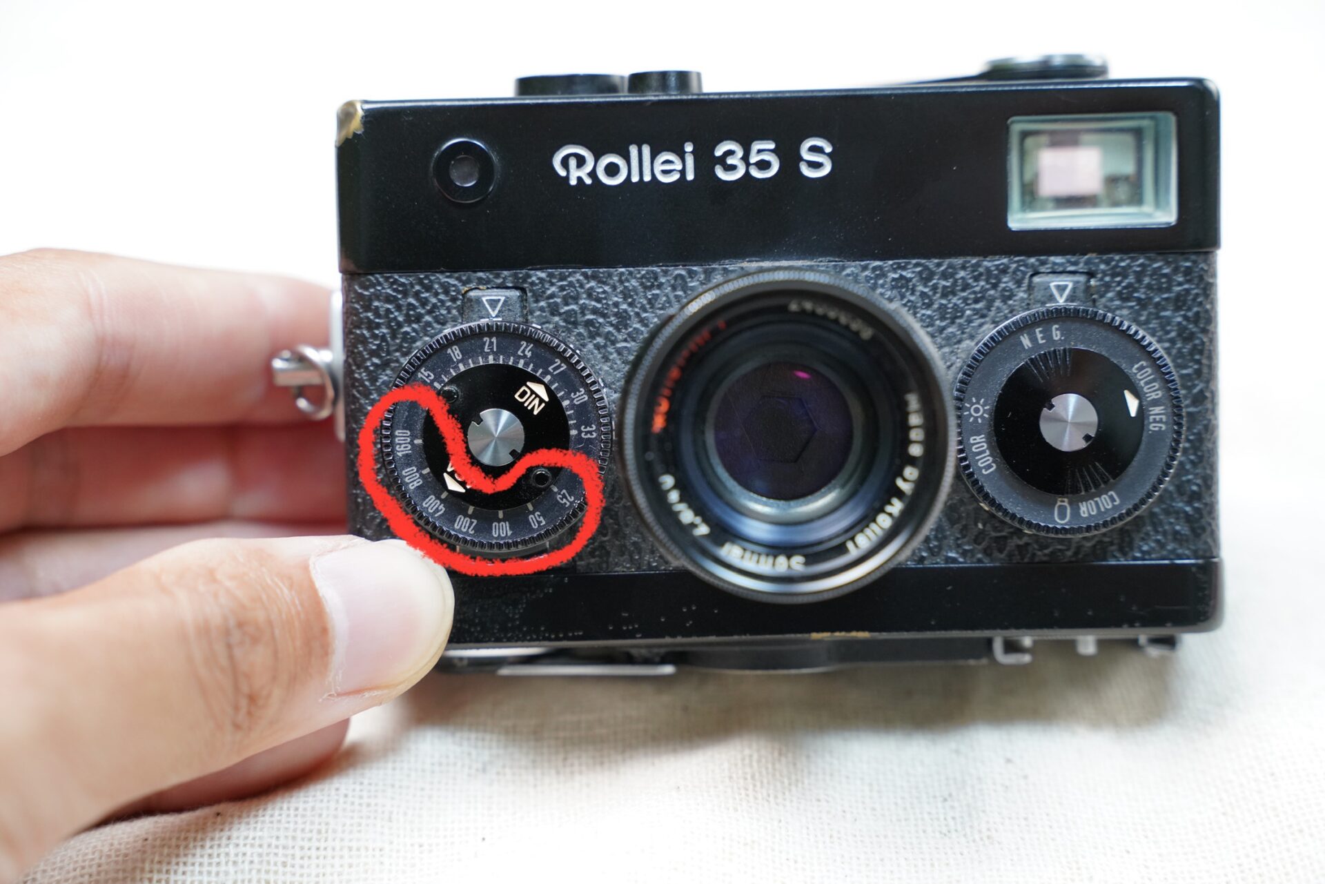 手のひらサイズのフィルムカメラRollei 35S（ローライ35S）をレビュー