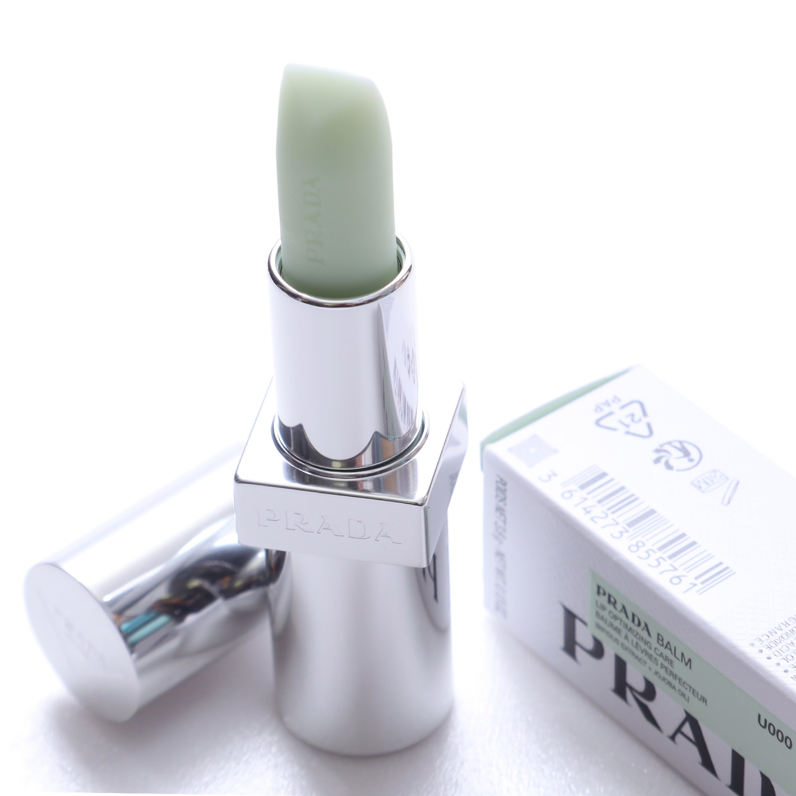 PRADA beautyモノクロームリップカラーB102＆リップバーム U000 PRADA