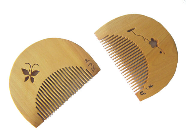 彫刻入り金属製半月型櫛 透明ケース付き【純銀】 楽天市場】国産 本