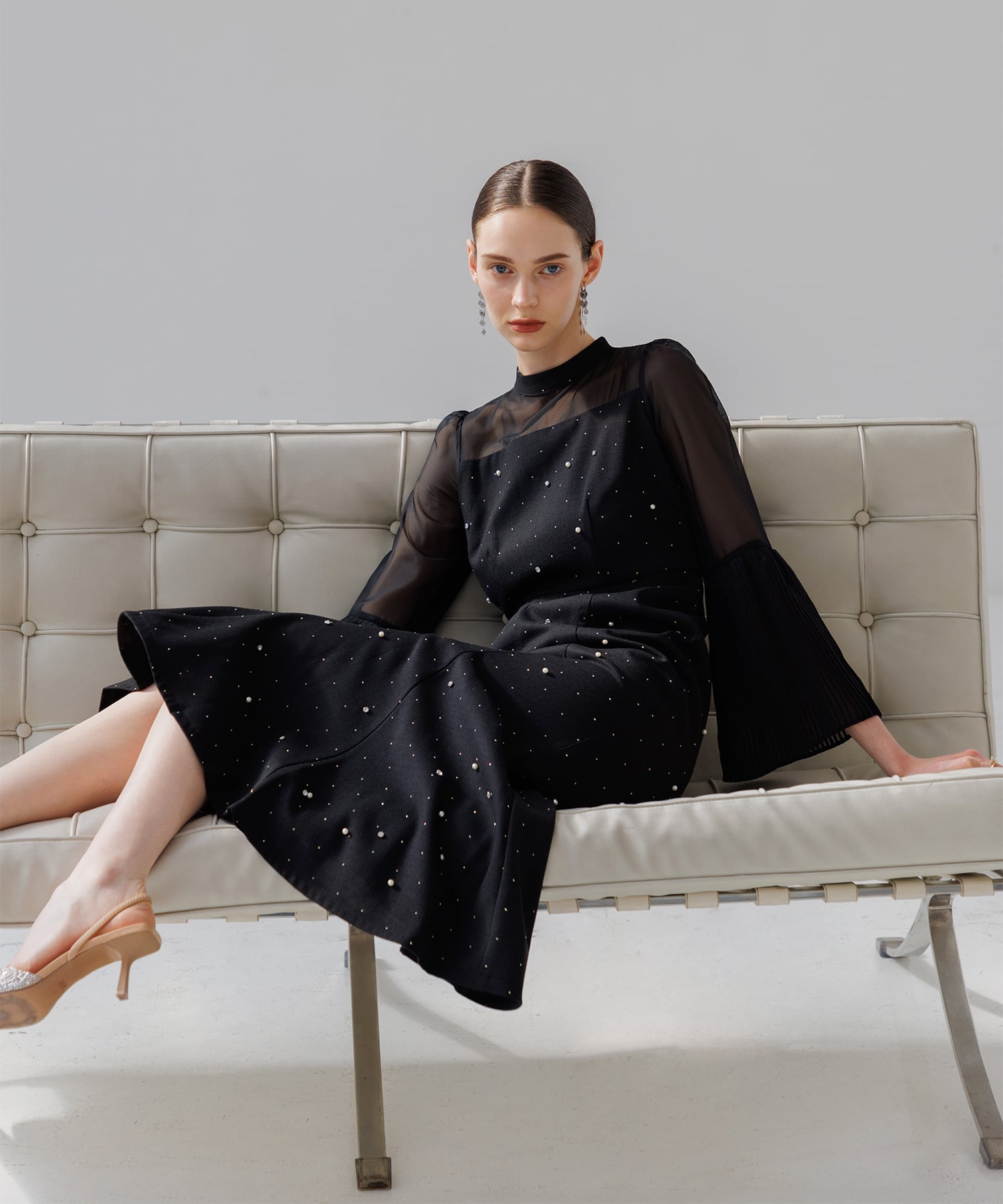 Leja｜LEJA/パールビジュープリーツフレアスリーブマーメイド