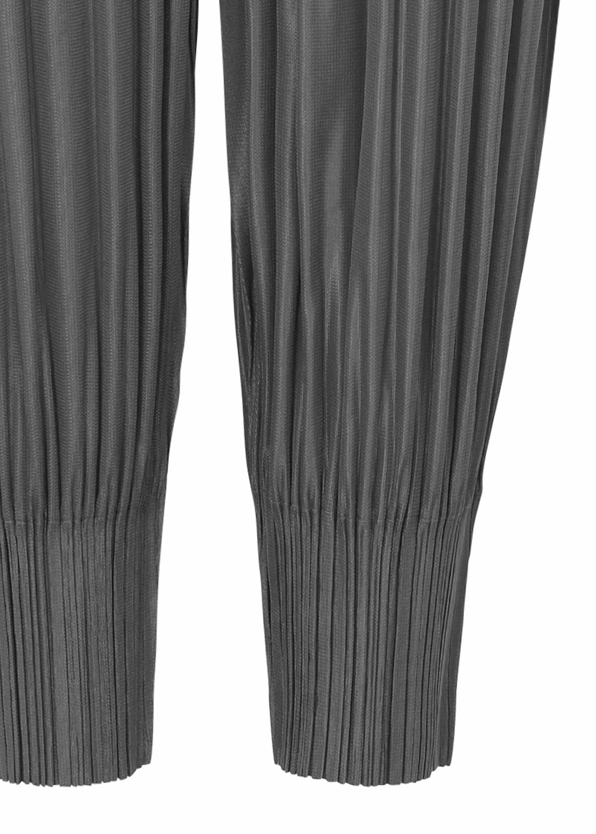 FLUFFY BASICS – ISSEY MIYAKE ONLINE STORE