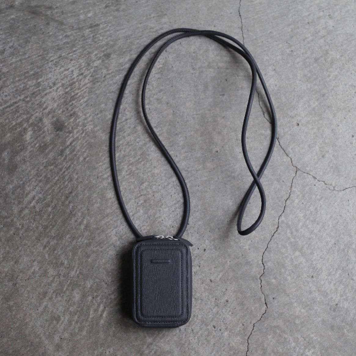 objcts.io - 【残り一点】レザーストラップ付マイクロバッグ(GRAY