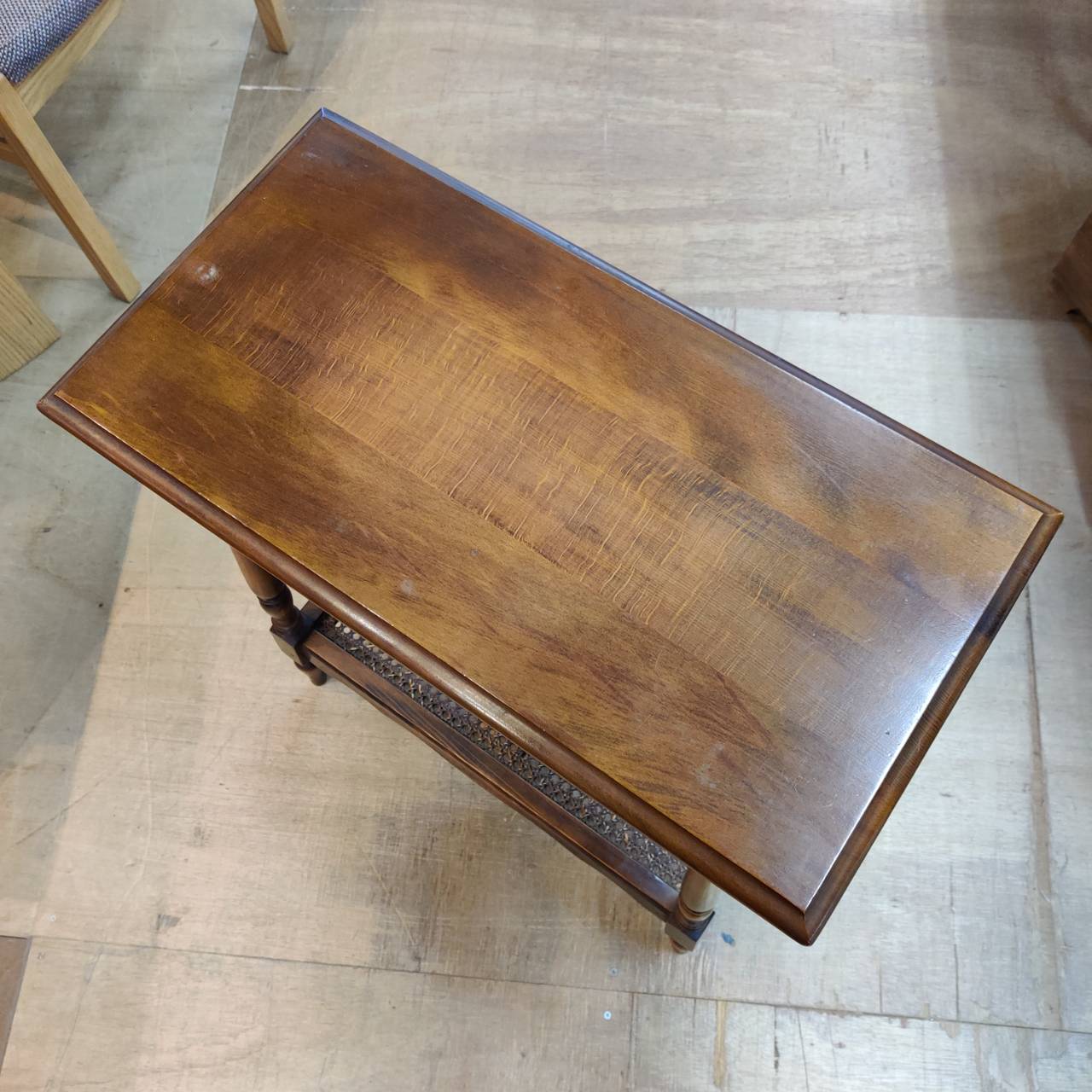 愛品倶楽部柏店】カリモク サイドテーブル(花台) コロニアル