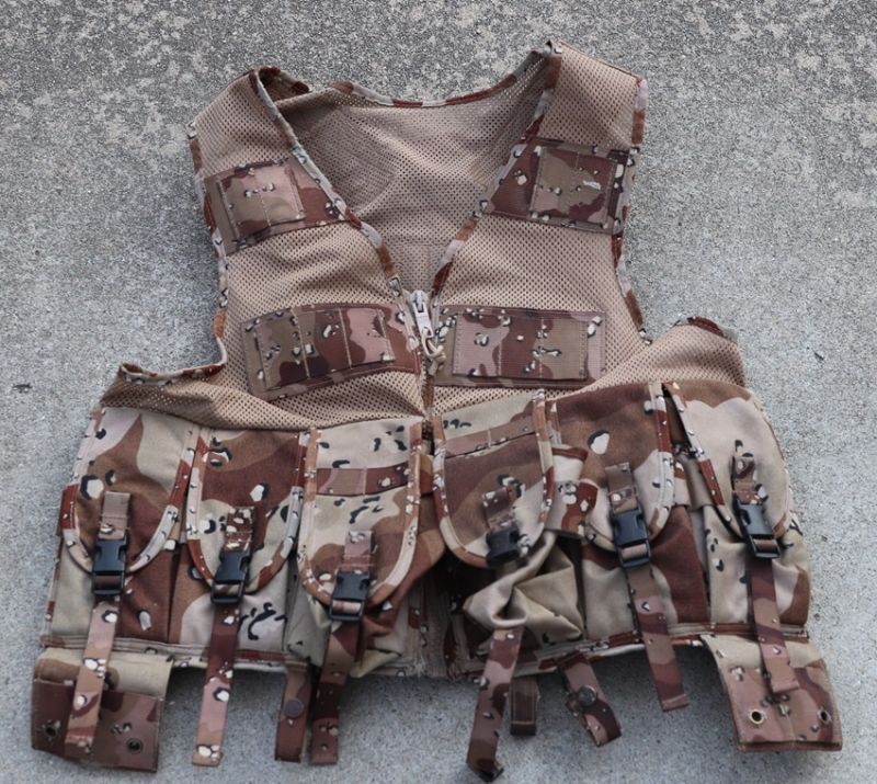 スペイン軍アサルトベスト6Cデザート迷彩 - ミリタリーサープラス