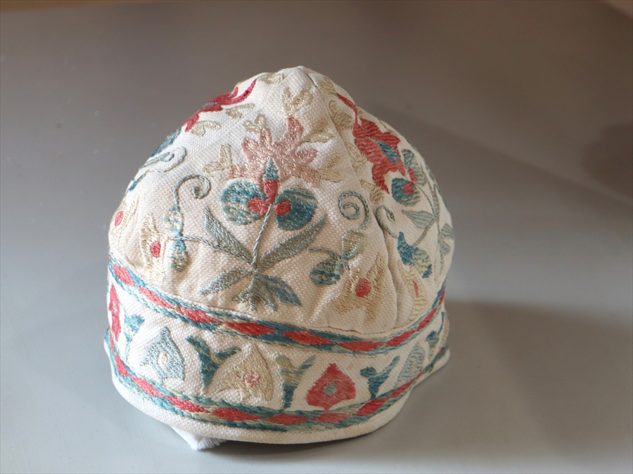 スザニ刺繍の帽子 キャップ 民族衣装四面 ドッピ帽 ウズベキスタン