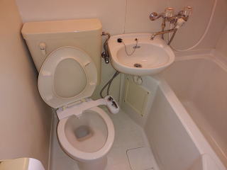 株式会社アイズ 無電源温水洗浄便座iS-03