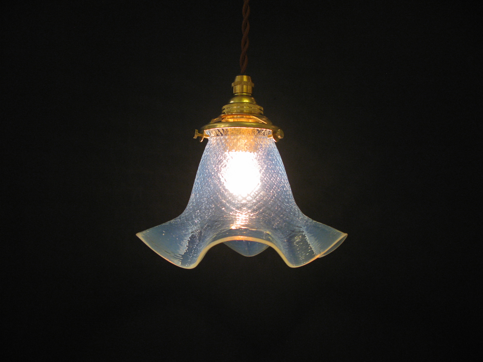 ミニシャンデリア 19世紀 アンティーク オパールセント シェード ミニ