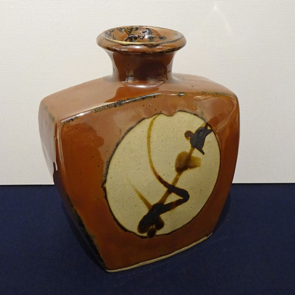 浜田庄司（濱田庄司）の作品に関する査定、鑑定、買い取りはお気軽にご