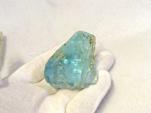 最高品質・ブラジル産]天然ブルートパーズ結晶原石（非加熱・無着色