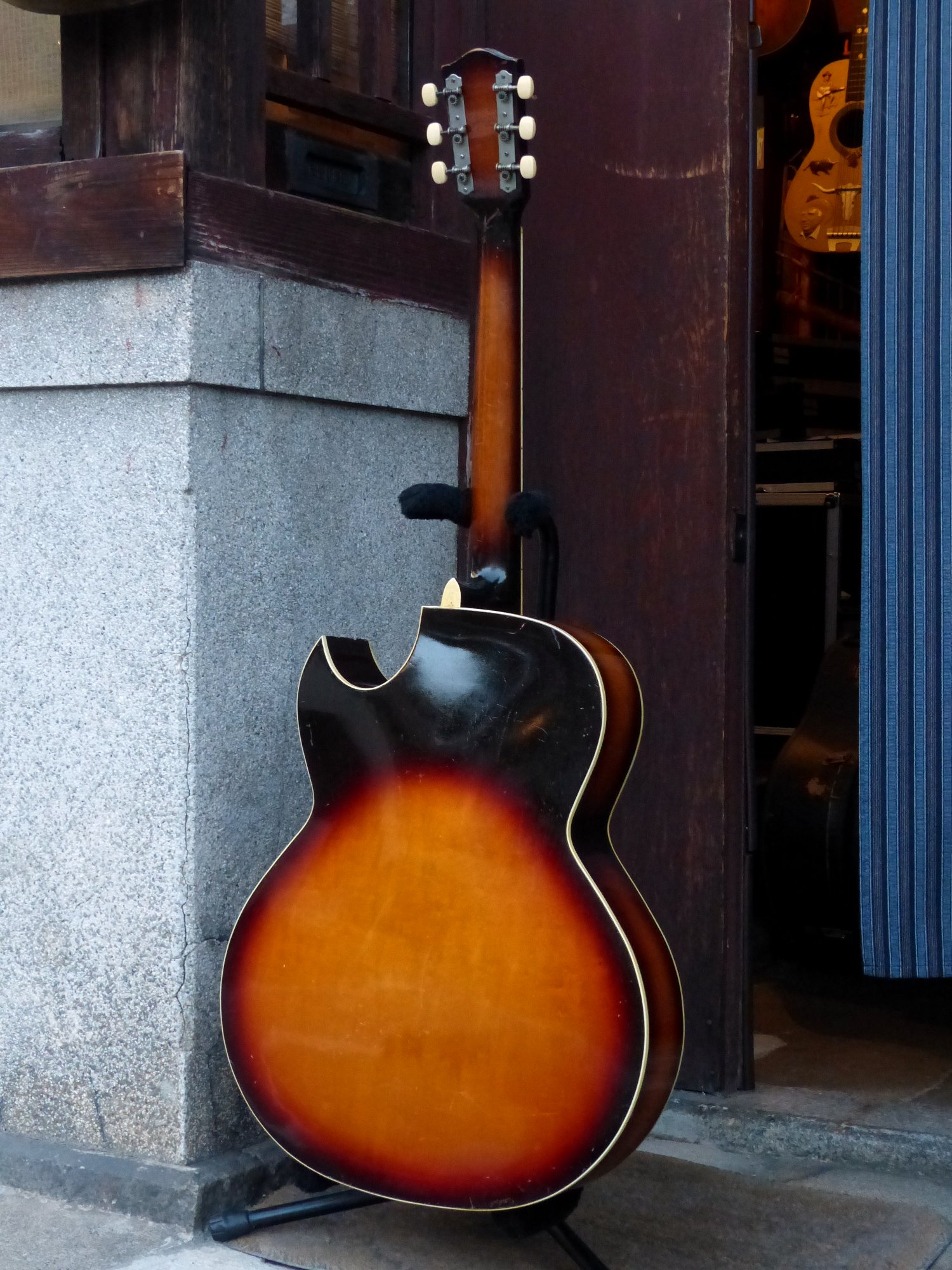 鈴木バイオリン製作】 P-20 アーチトップギター 60年代製造 鈴木