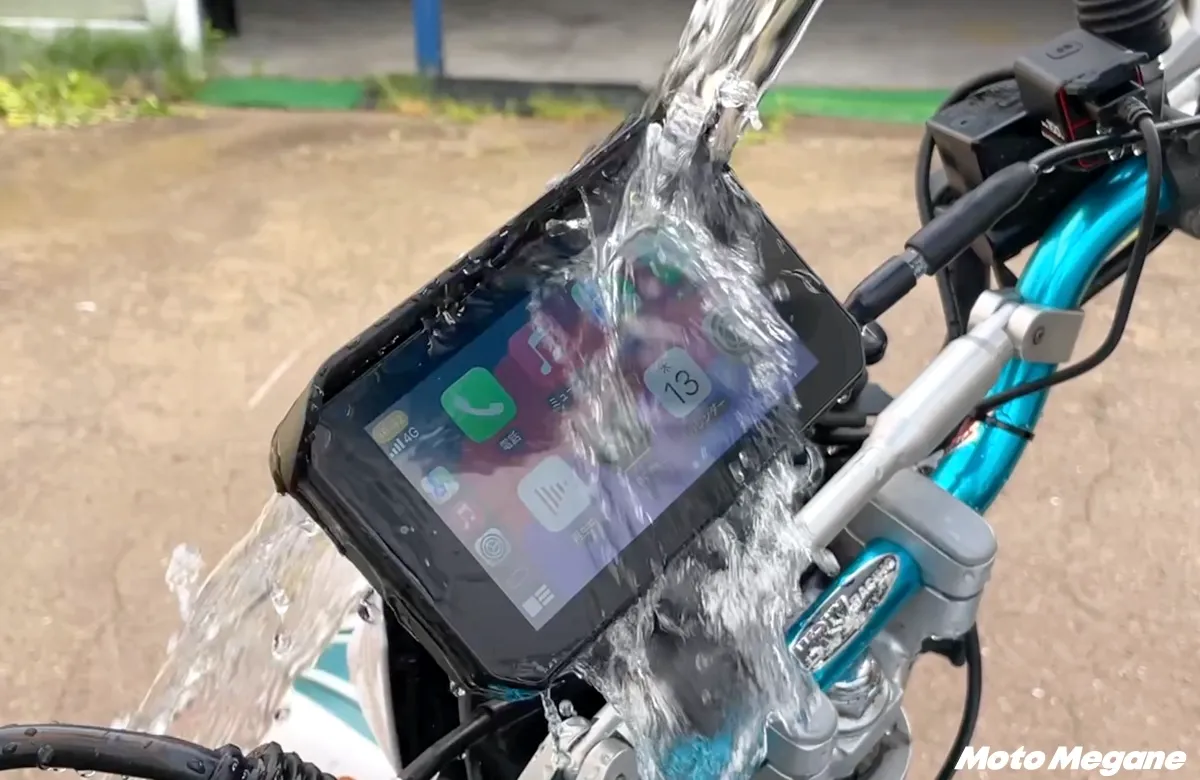 バイク業界はスマートモニター戦国時代に。全部入りで3万円弱の新勢力