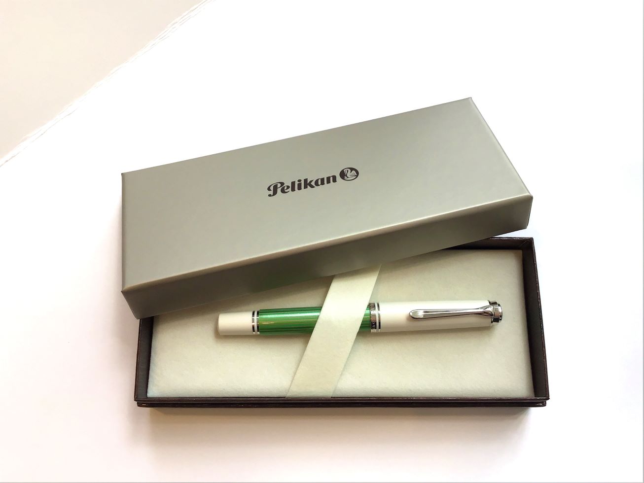 Pelikan（ペリカン）万年筆 スーベレーン M605 グリーンホワイト 特別