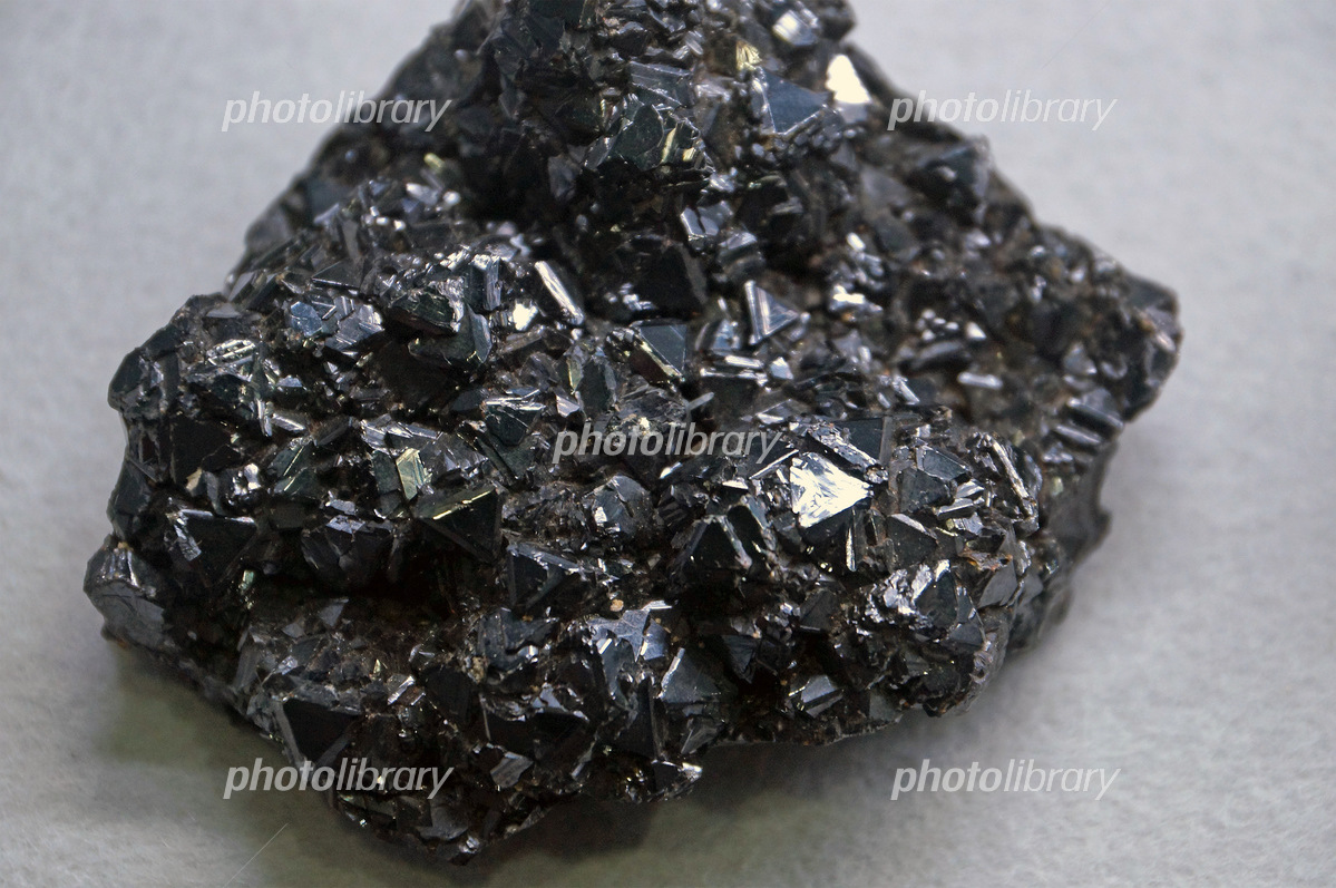 鉱物標本の「閃亜鉛鉱」 写真素材 [5291983] - フォトライブラリー