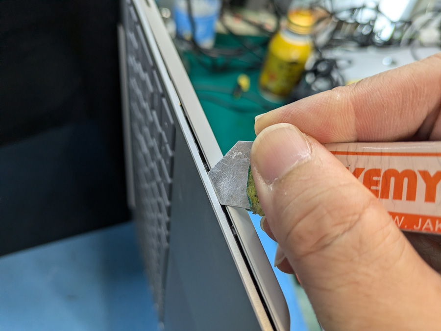 Surface Laptop Go2 電池持ちが悪くなった【即日バッテリー交換修理