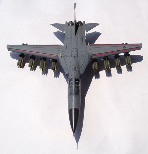 ハセガワ 1/72 オーストラリア空軍 F-111G アードバーク プラモデル