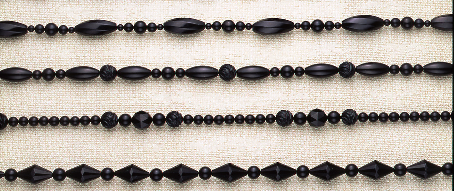 英国王室に愛されたジュエリーが現代に甦りました