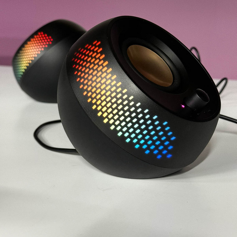 クリエイティブ、球形で2.1ch再生もできるデスクトップUSBスピーカー