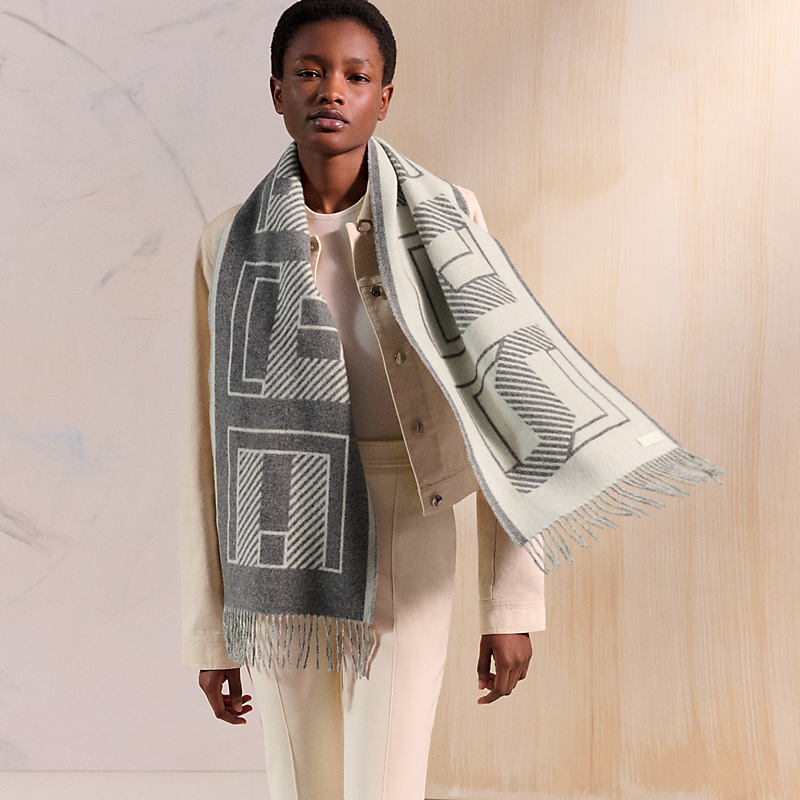 カシミアマフラー《レトル・オ・カレ》 - グレー | Hermès - エルメス