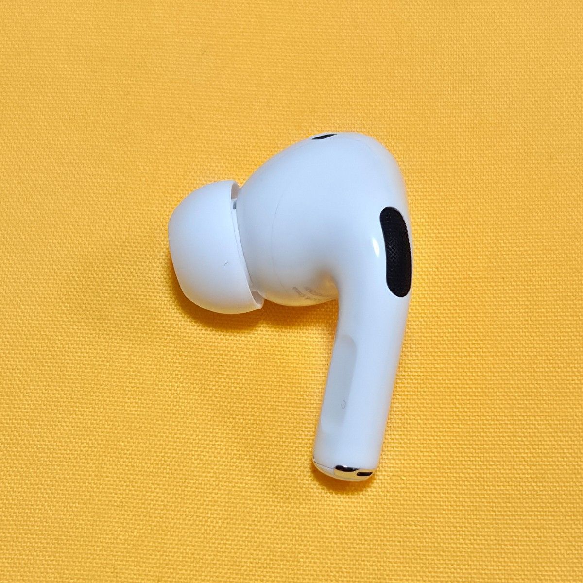 美品】AirPods pro 第2世代 左耳 USB-C A3048 片耳 L - メルカリ