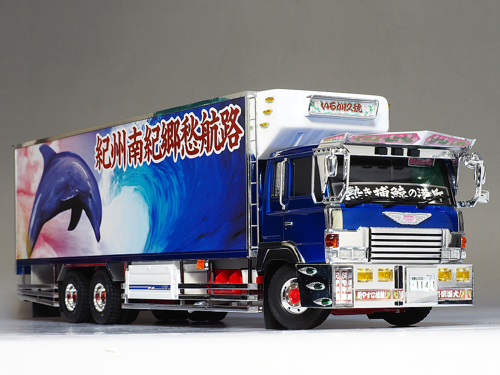 Yahoo!オークション - 1/32 デコトラ 完成品 日野 スーパードルフィン