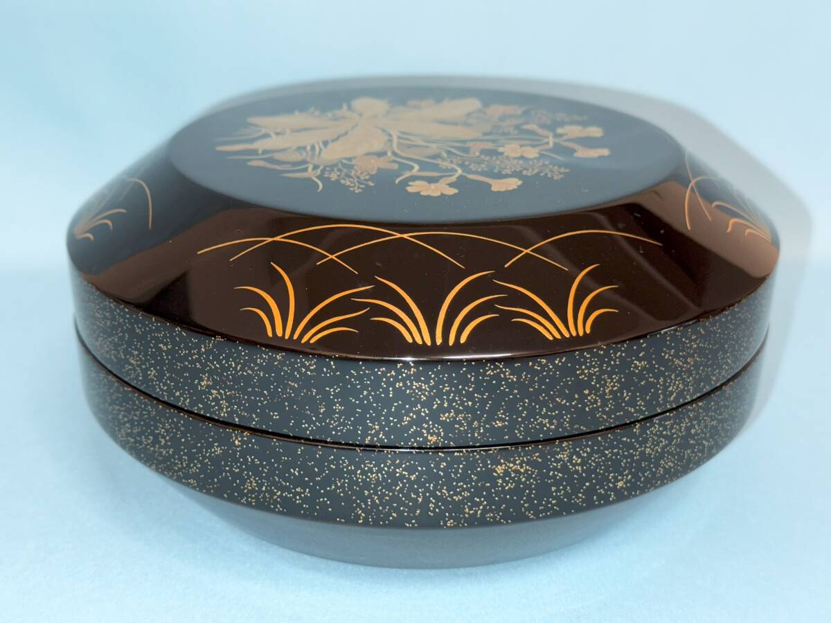 心園】茶道具 主菓子器 食籠 【 輪島塗 草花ノ図 喰籠 】 輪島塗師