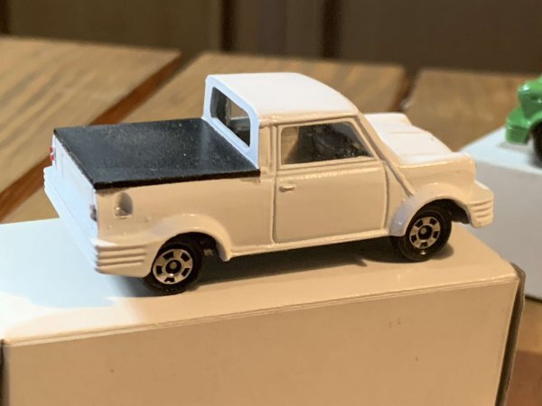 トミカ ミニクーパー トラフィック レーシング ピックアップ トラック 黒