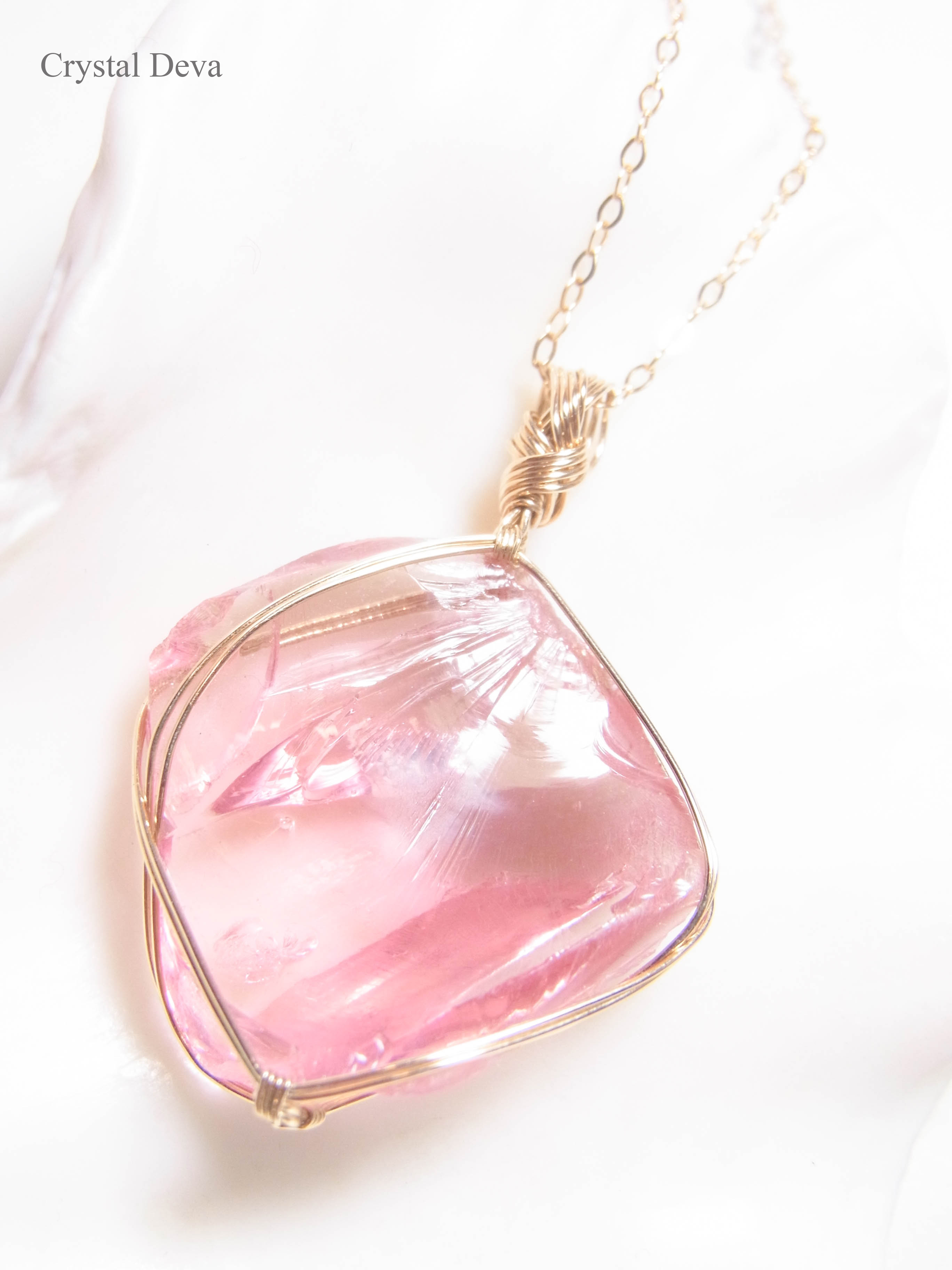 永遠美の秘宝】アンダラクリスタル（コーラルピンク）【Lion's Heart