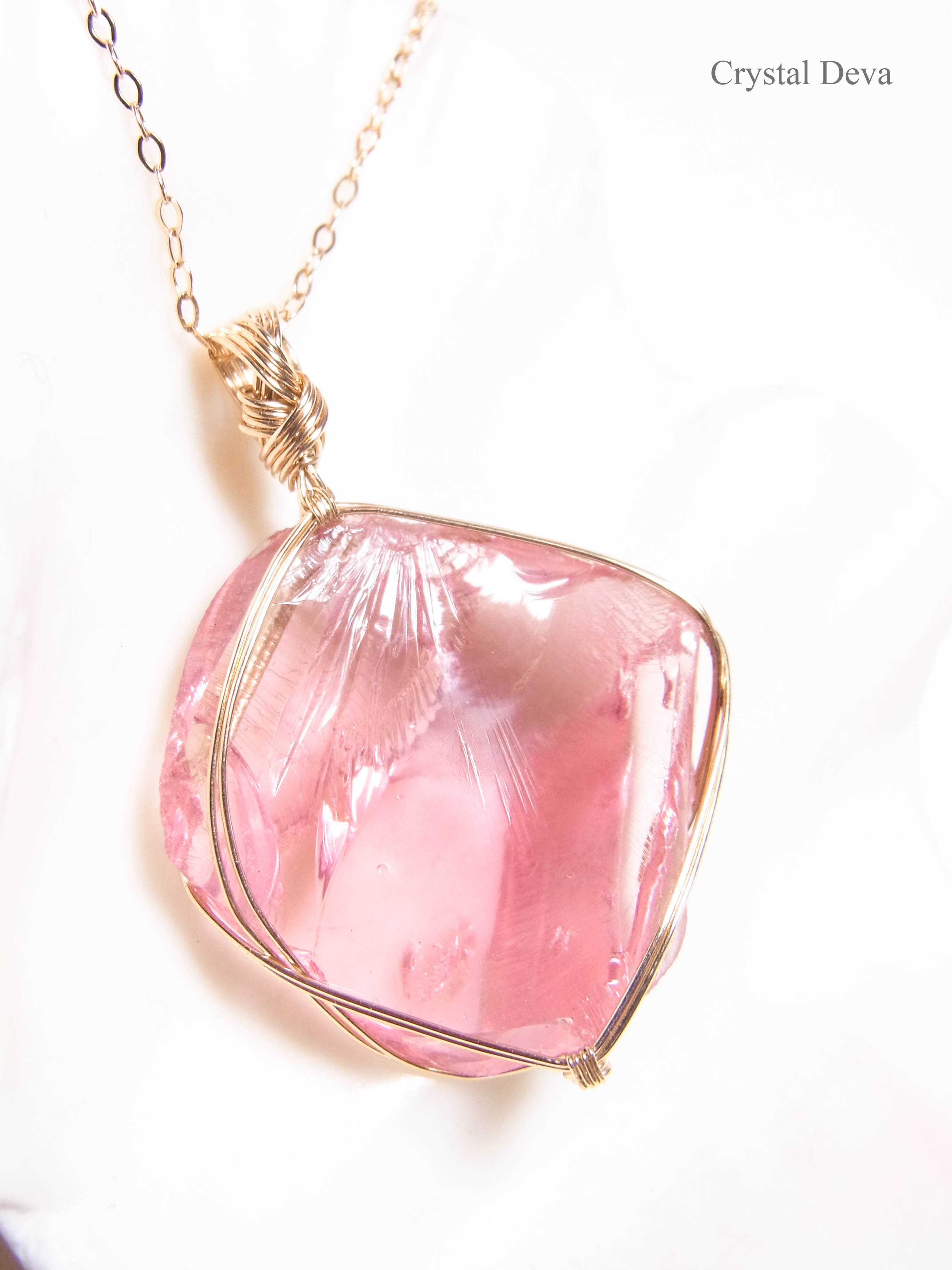 永遠美の秘宝】アンダラクリスタル（コーラルピンク）【Lion's Heart