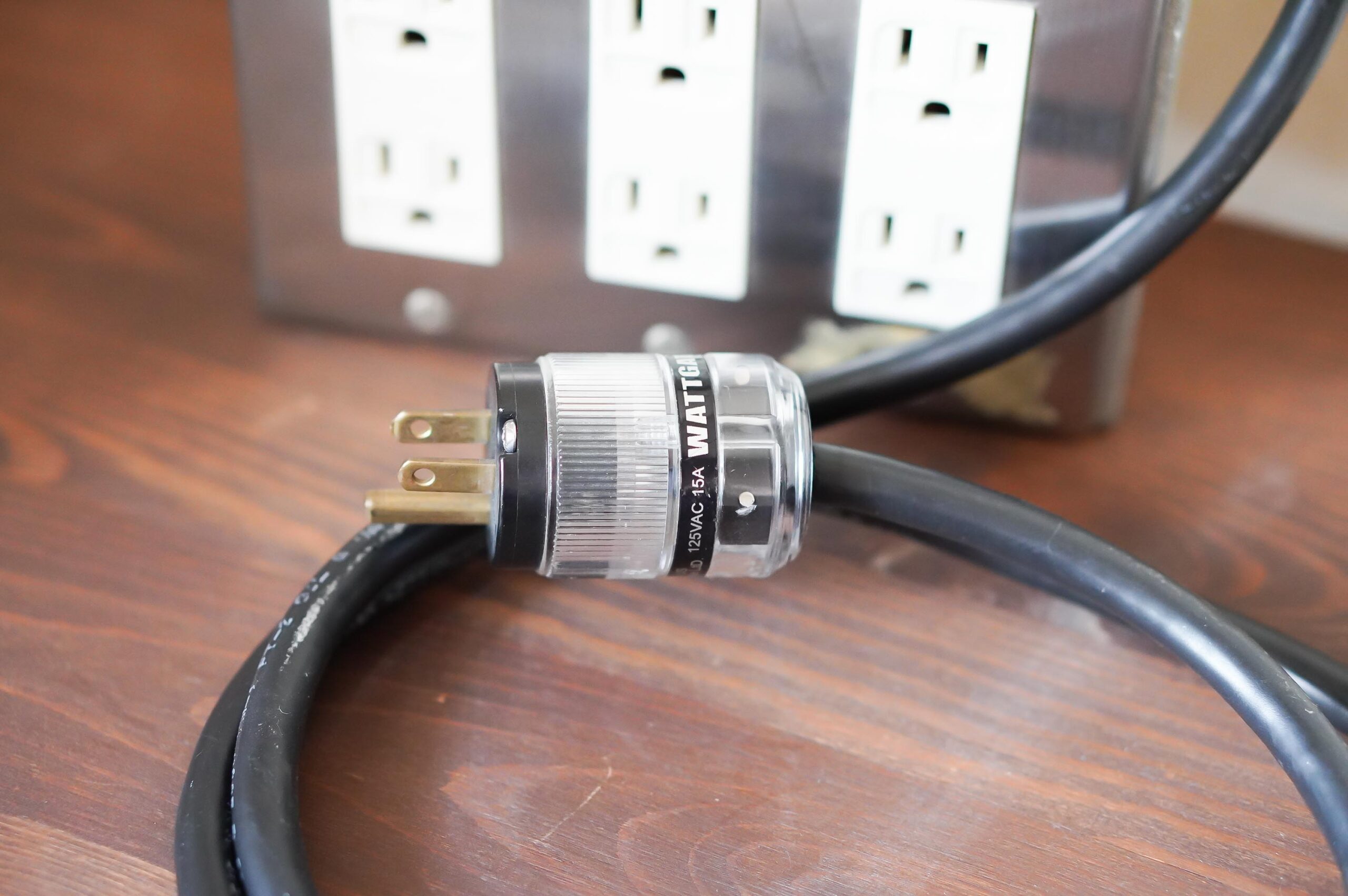 プロケーブルの”最終”超越重鉄電源タップで本当に音は変わったのか