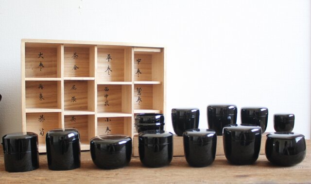 幸斎銘 裏千家四代仙叟宗室好 棗十二器 Q042｜骨董店 のびる 古美術