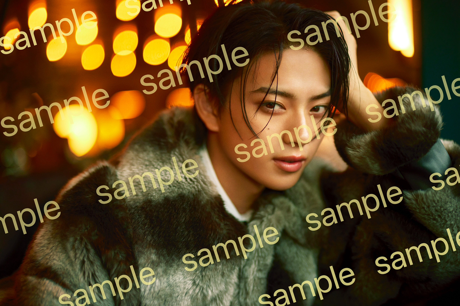 俳優・岩瀬洋志、卓上カレンダー2025年版「Yoji Iwase 2025/04-2026/03