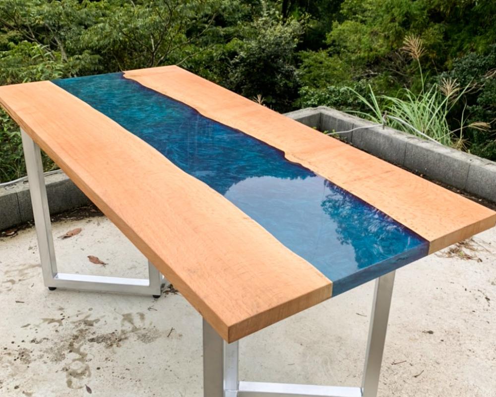 ナラのリバーテーブル「ガーランドデザインワークス」レジン・リバー