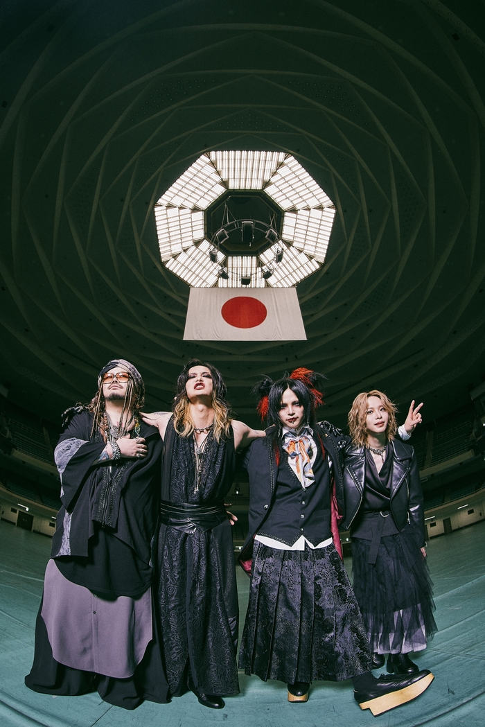 DEZERT メンバー全員直筆サイン入りポスター | 激ロック プレゼント