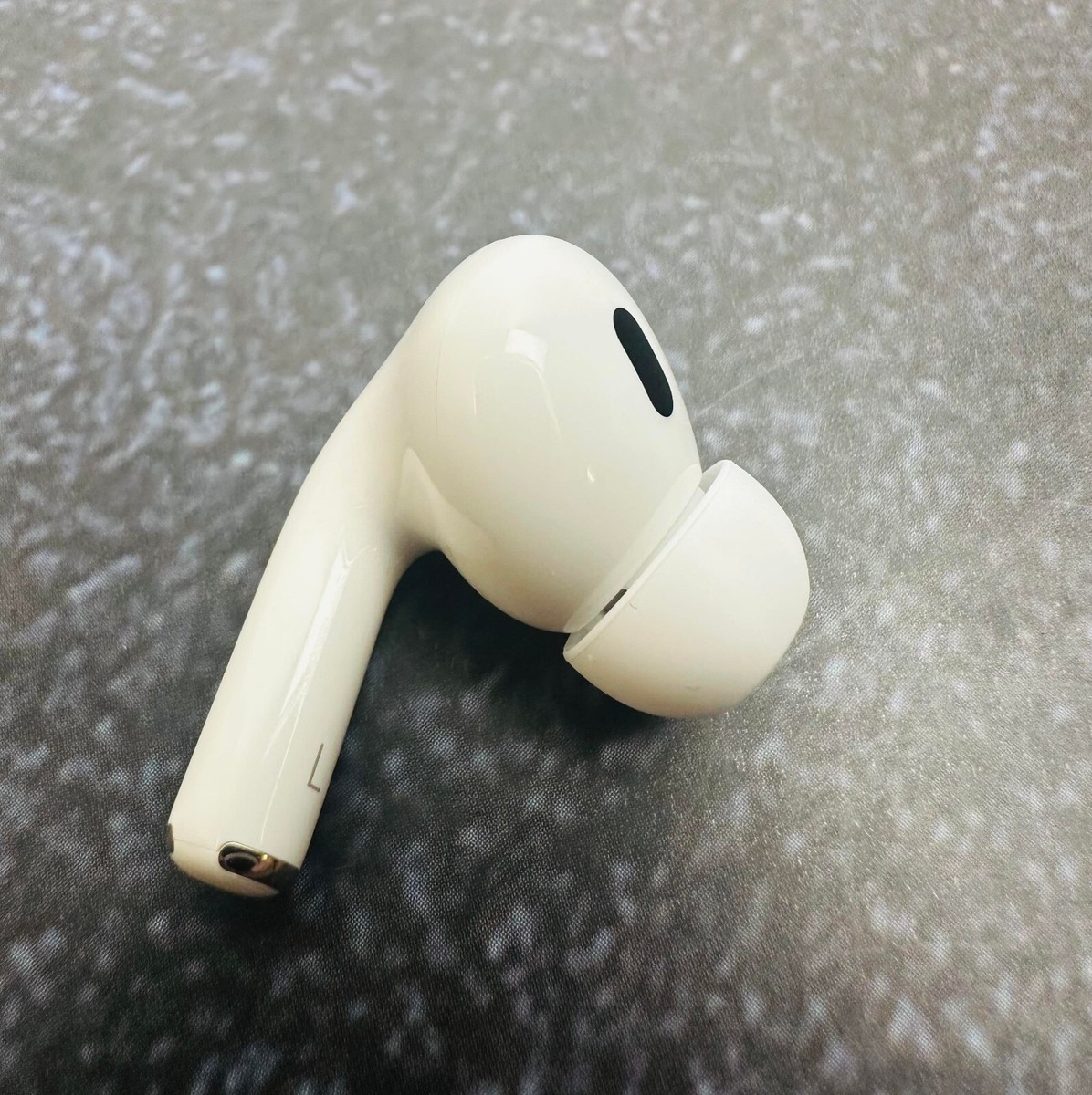 Genuine Apple AirPods Pro 2nd generation (2023) Left t SIDE ONLY