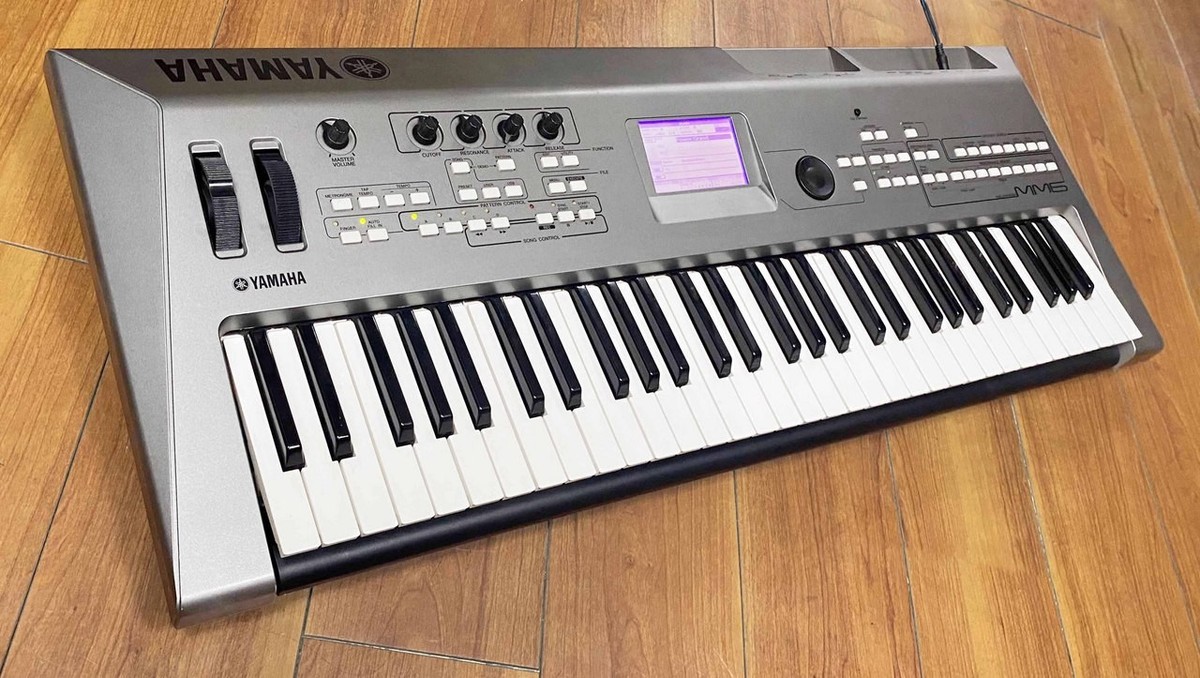Yamaha MM6 61-Key Synthesizer Keyboard Workstation MOTIF Sounds w