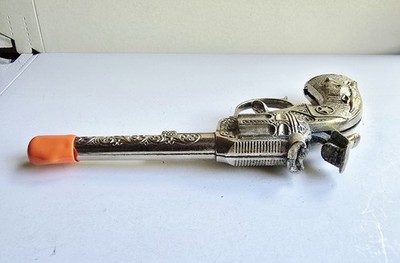 Vintage Hubley Star Cap Gun Longhorn Steer Handle Cast Metal 7