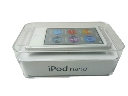 Apple 8GB iPod Nano - 3rd Generation - Product Green/Silver