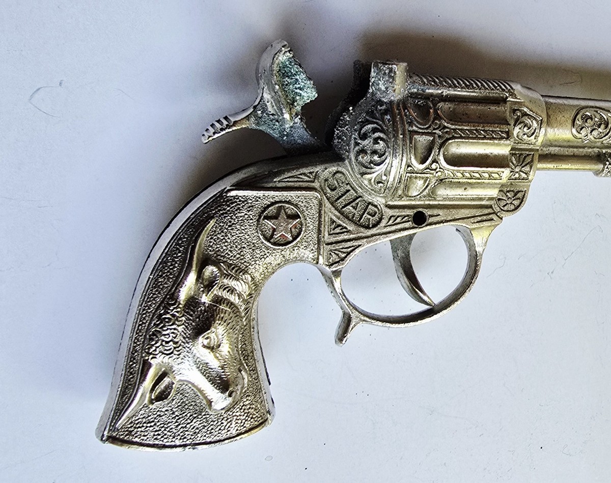 Vintage Hubley Star Cap Gun Longhorn Steer Handle Cast Metal 7
