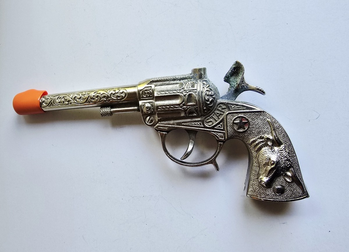 Vintage Hubley Star Cap Gun Longhorn Steer Handle Cast Metal 7