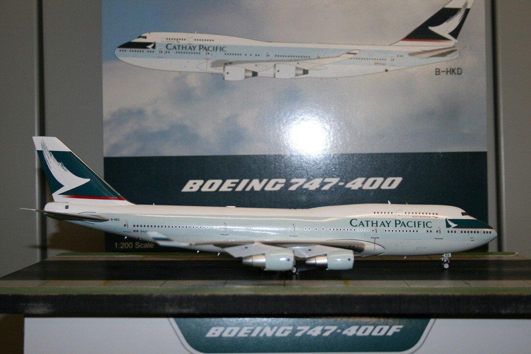 CX Cathay Pacific B747-400 B-HUI リボン3色 Cathay Pacific | Boeing