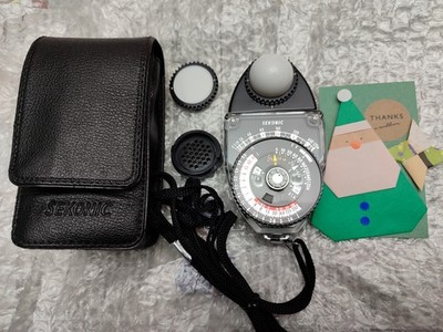 Canon Zoom Lens EF 100-300mm f/4.5-5.6 USM Exc+5 Zoom Lens Z0183