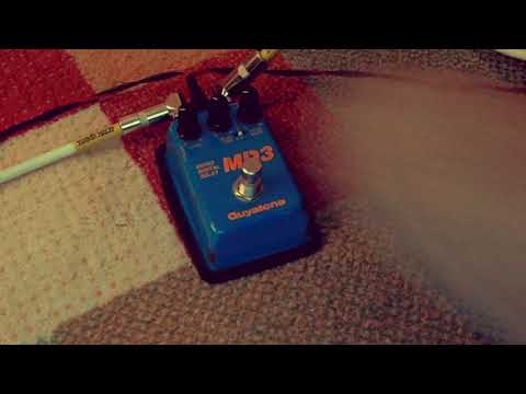 Guyatone MD3 Micro Digital Delay - YouTube