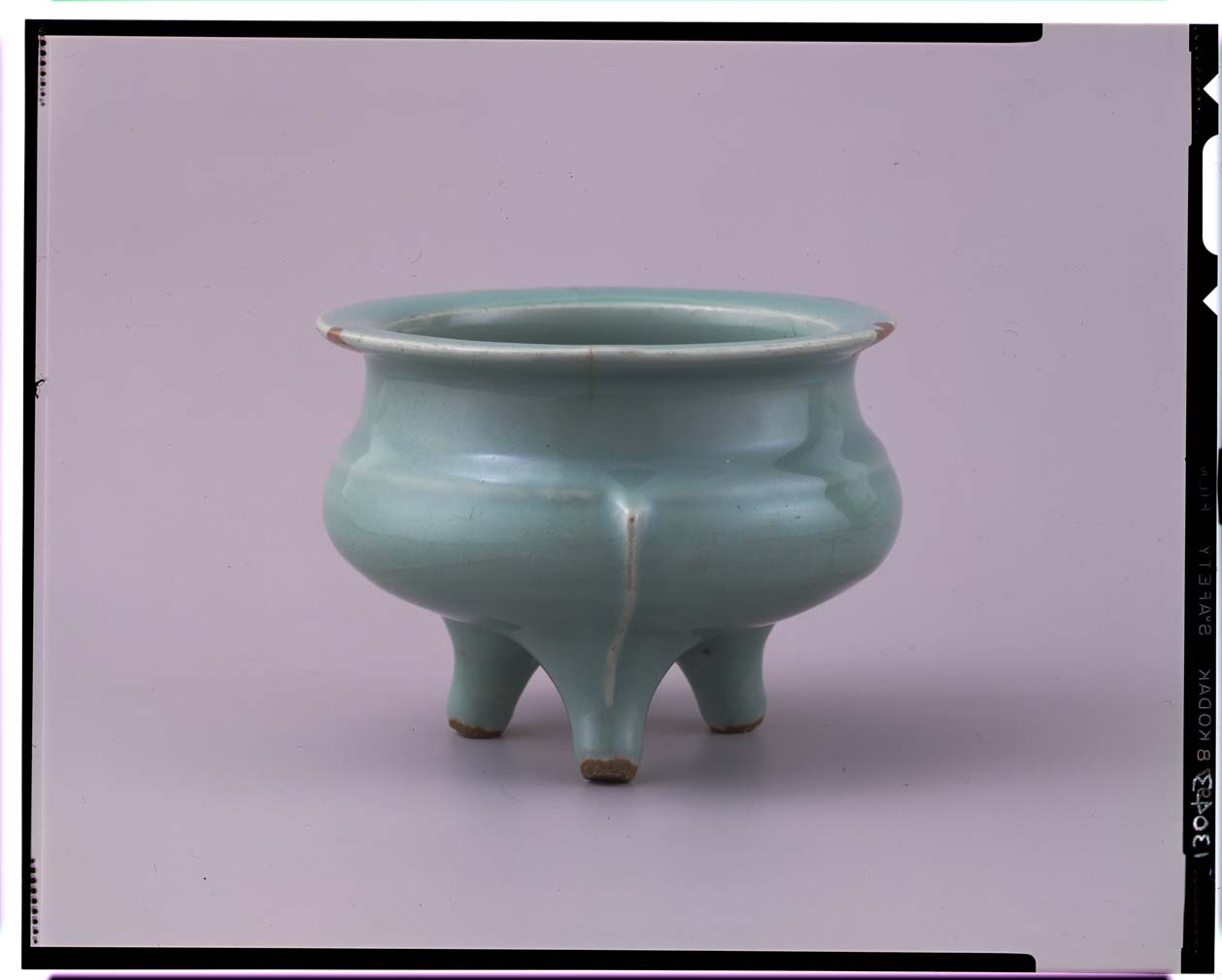 C0013043 青磁袴腰香炉 - 東京国立博物館 画像検索